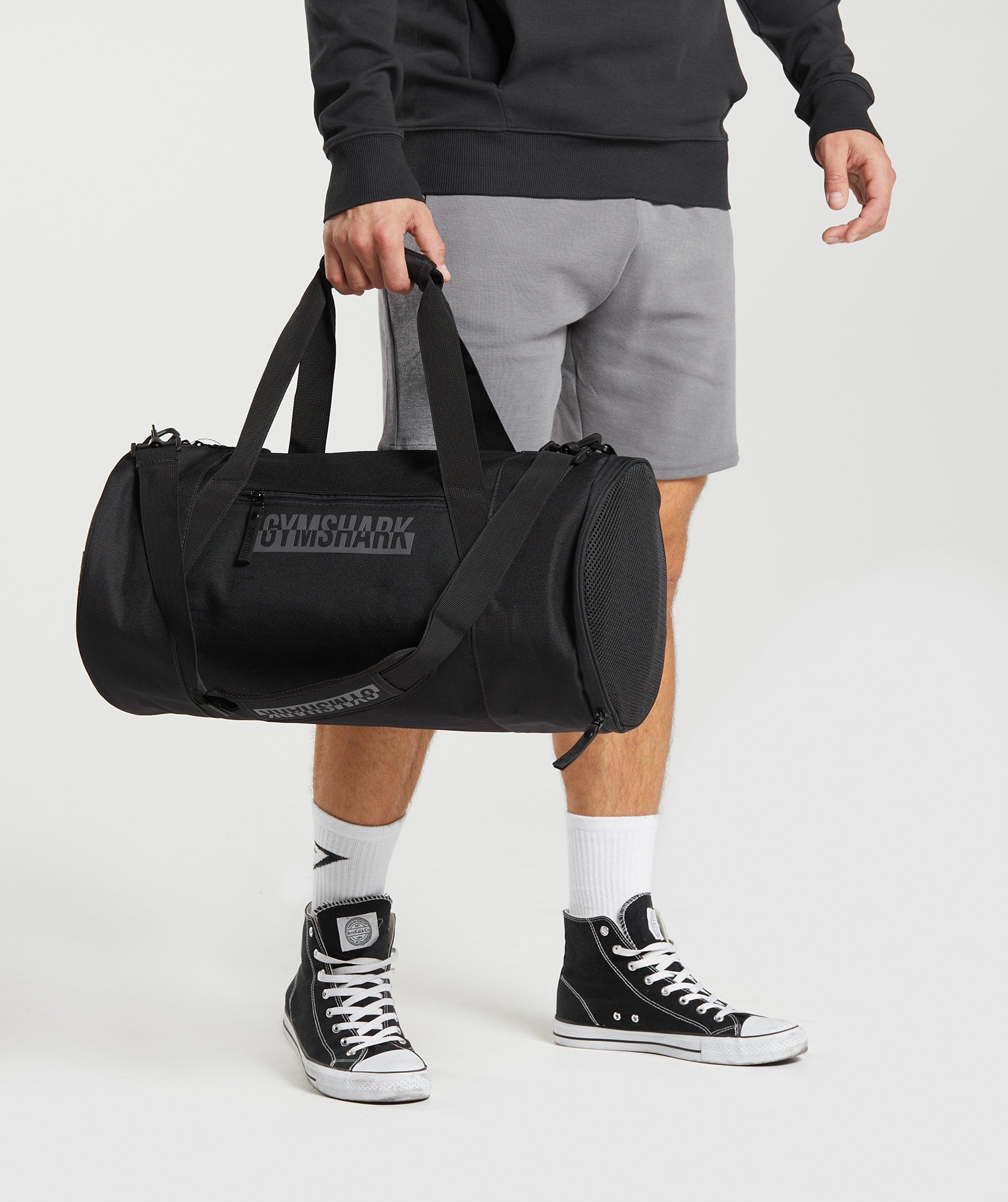 Black Men's Gymshark Bold Barrel Bags | LTGWBM-793