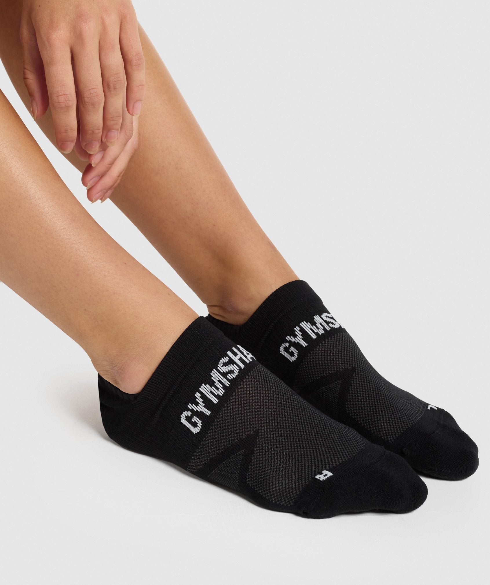 Black Men's Gymshark No Show Performance Socks | SJTWZL-136