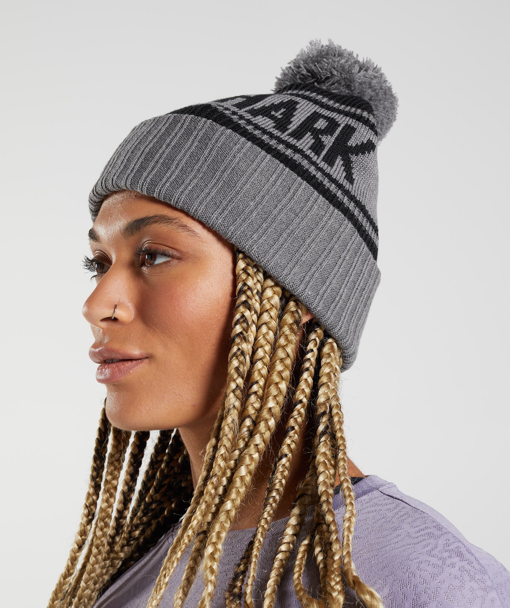 Black / Grey Women's Gymshark Pom Beanie Hats | IVPCYN-679