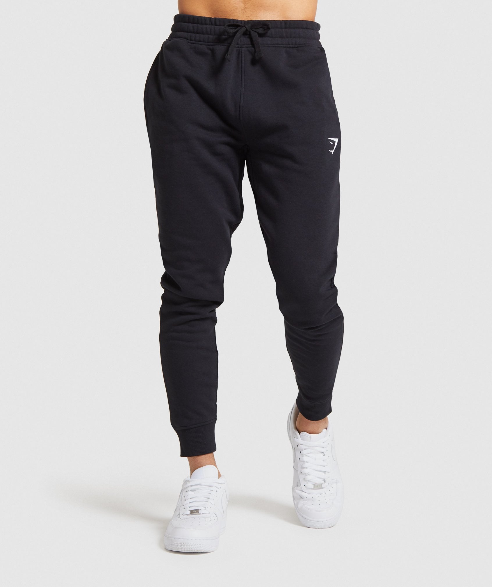 Black Men\'s Gymshark Crest Jogger | FSEIMR-685