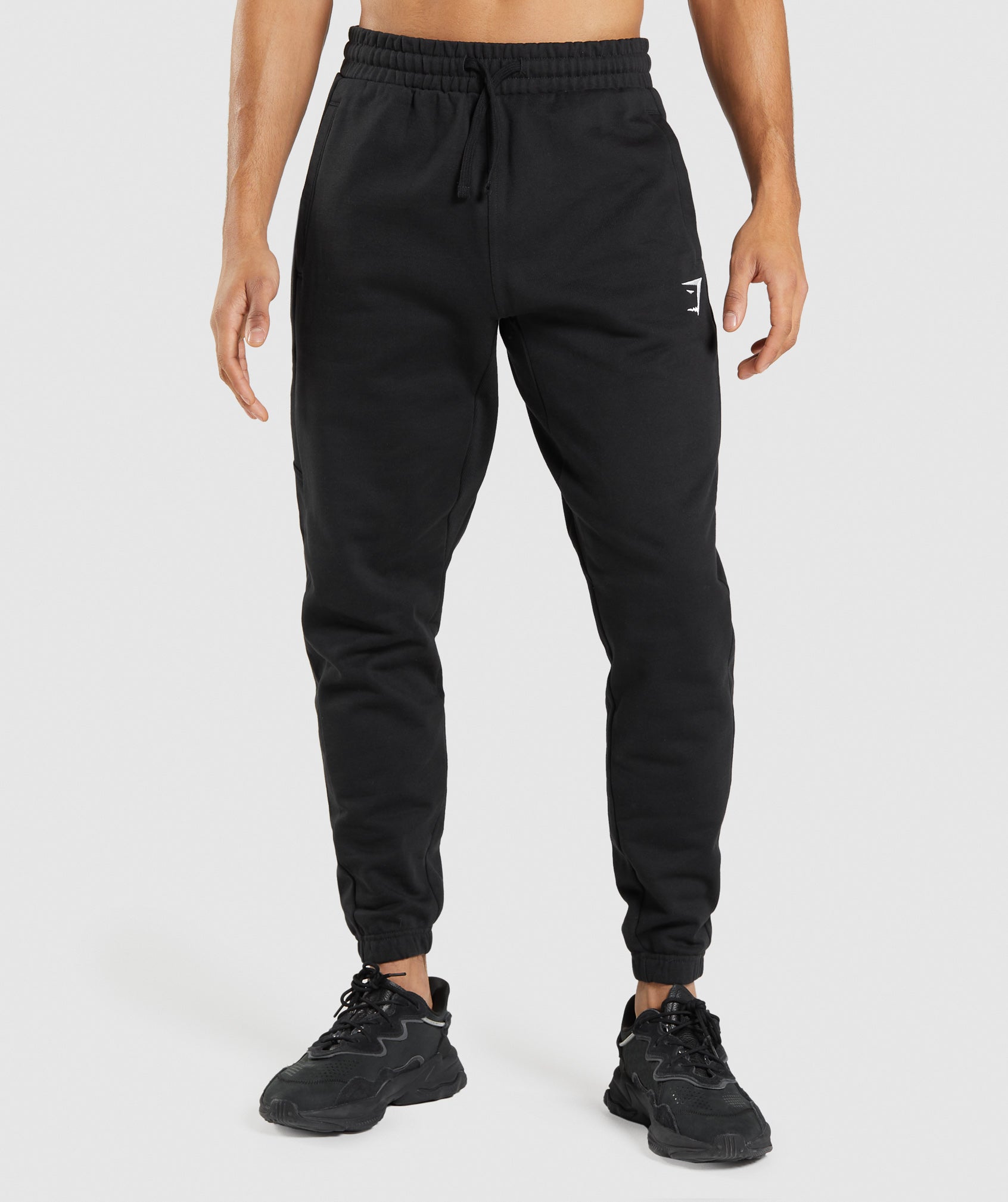 Black Men\'s Gymshark Essential Jogger | MRUVFH-749