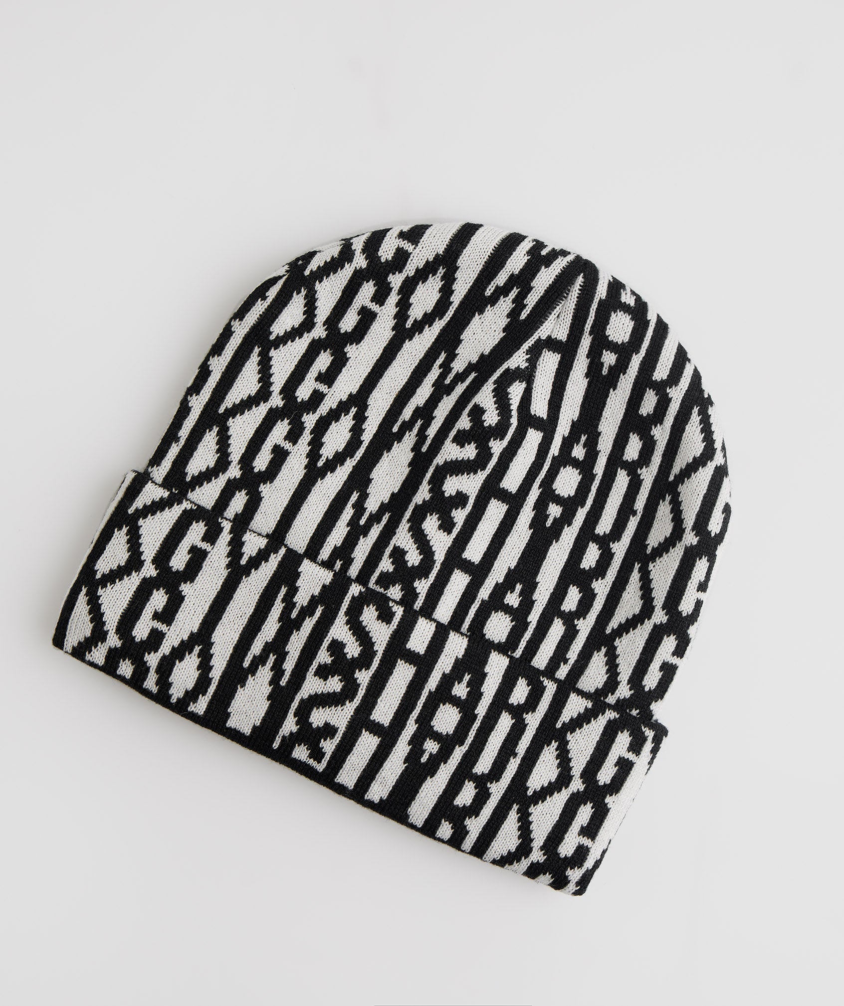 Black / White Men's Gymshark Reversable Jacquard Beanie Hats | HIUJKA-674