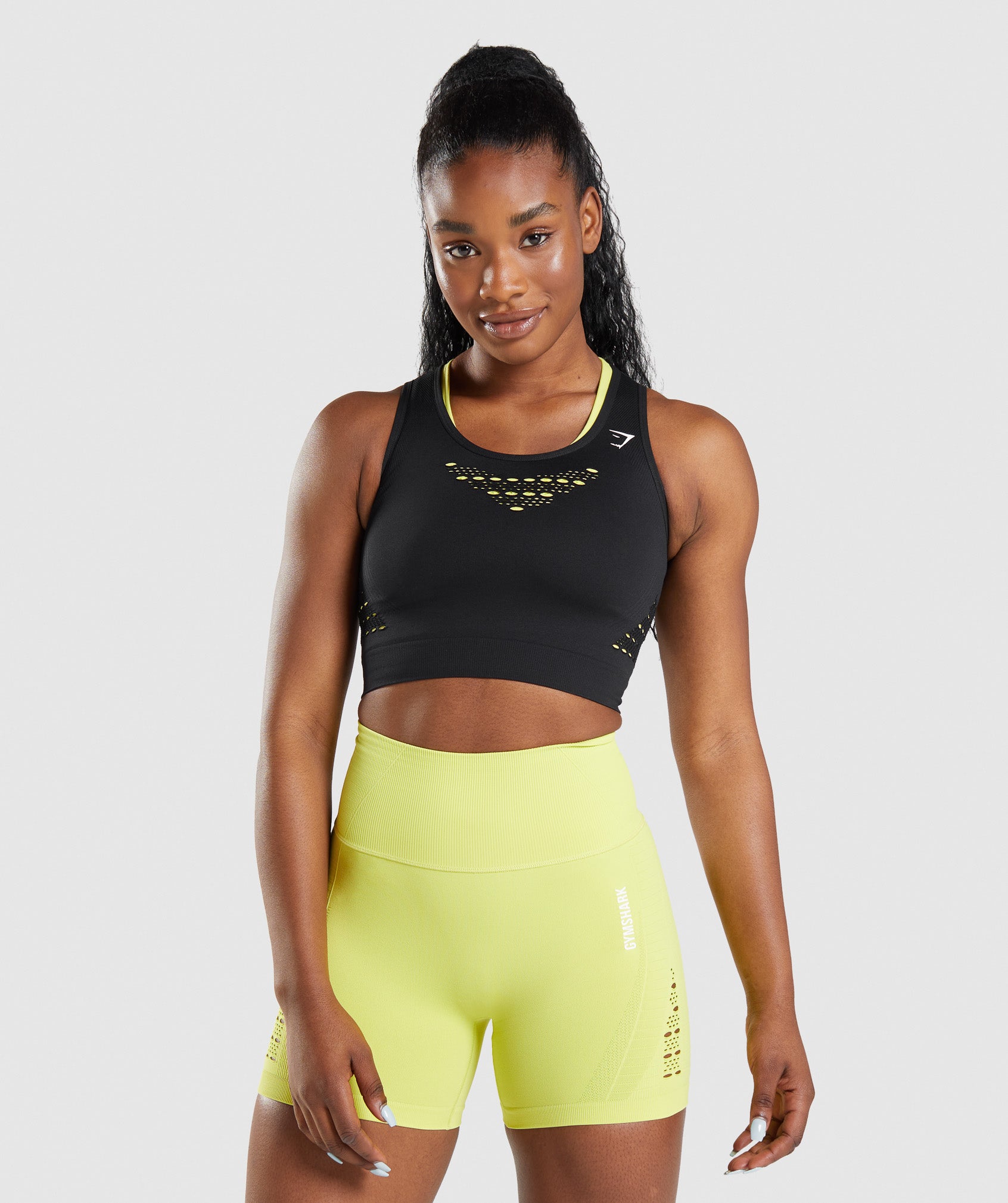 Black Women\'s Gymshark Energy Seamless Crop Tops | QJIVWX-570