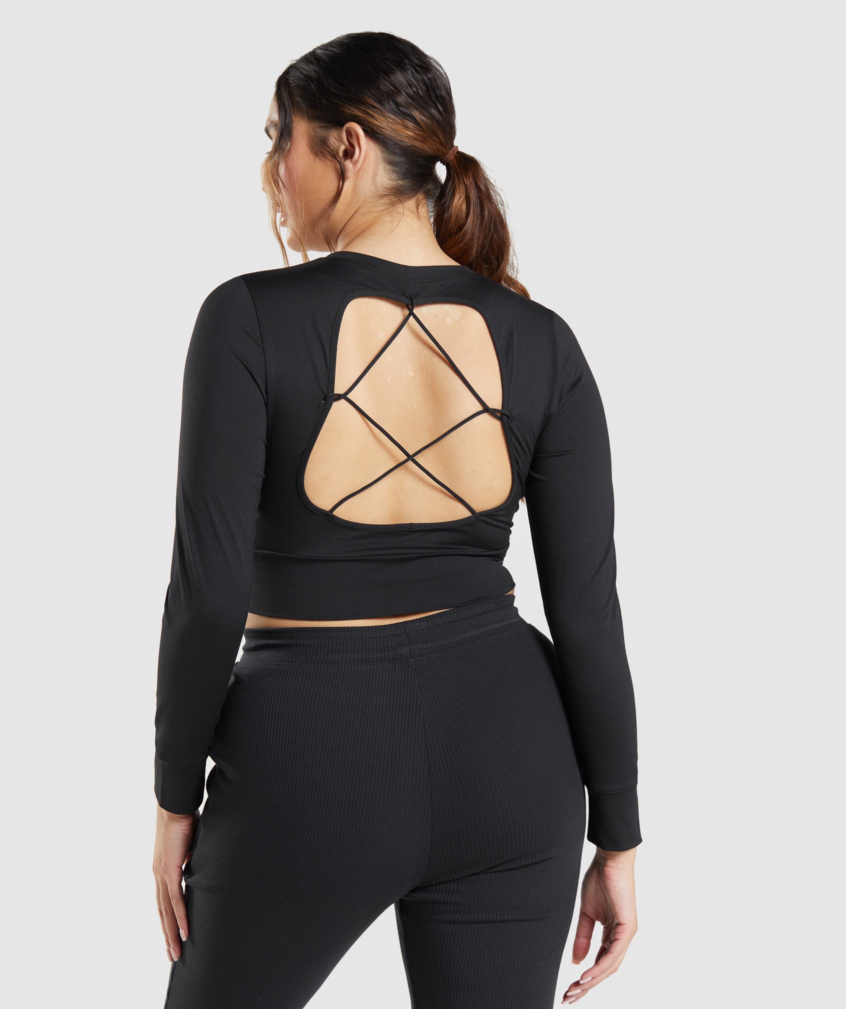 Black Women's Gymshark Pause Open Back Long Sleeve Crop Tops | ZWFPOY-763