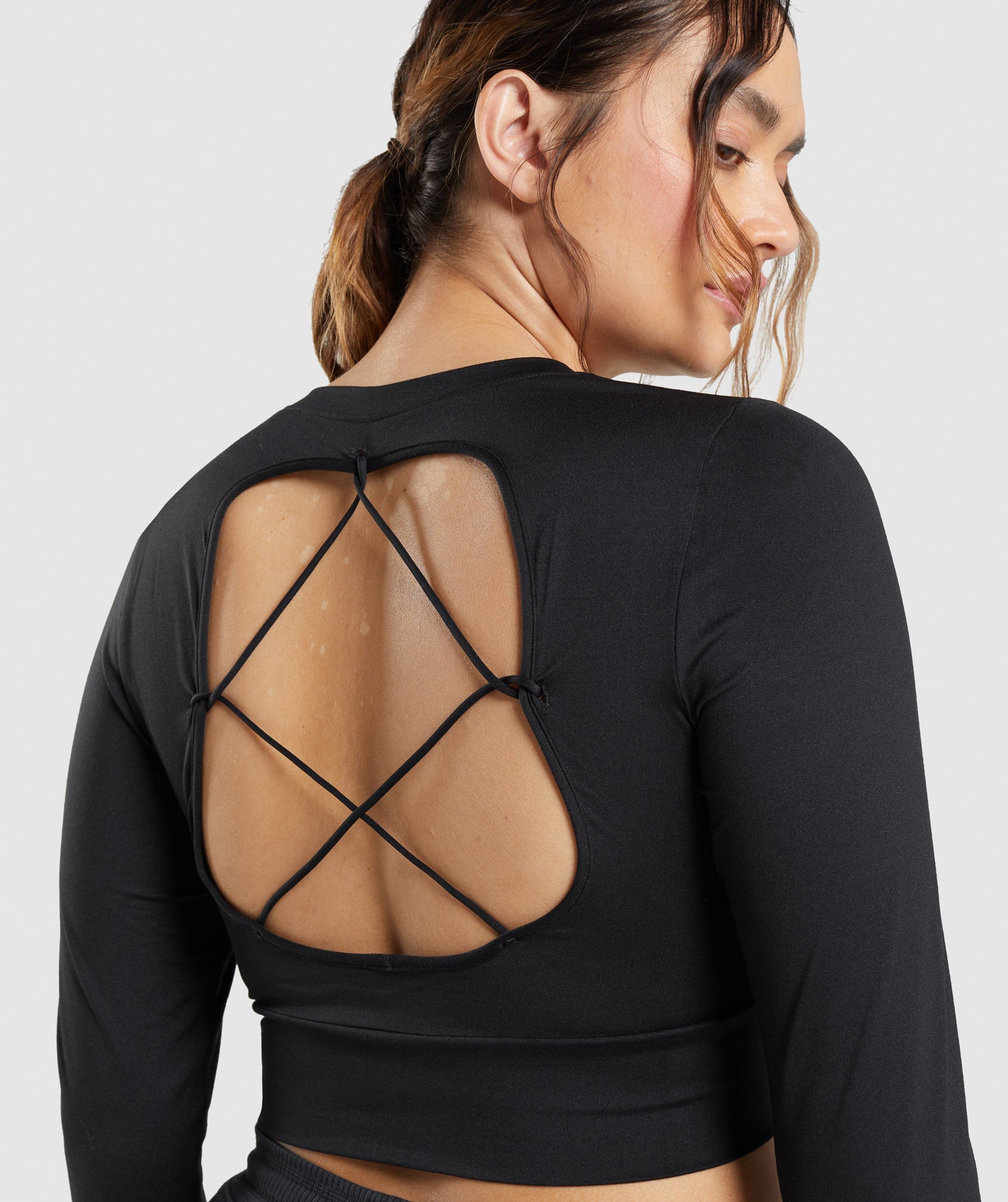 Black Women's Gymshark Pause Open Back Long Sleeve Crop Tops | ZWFPOY-763