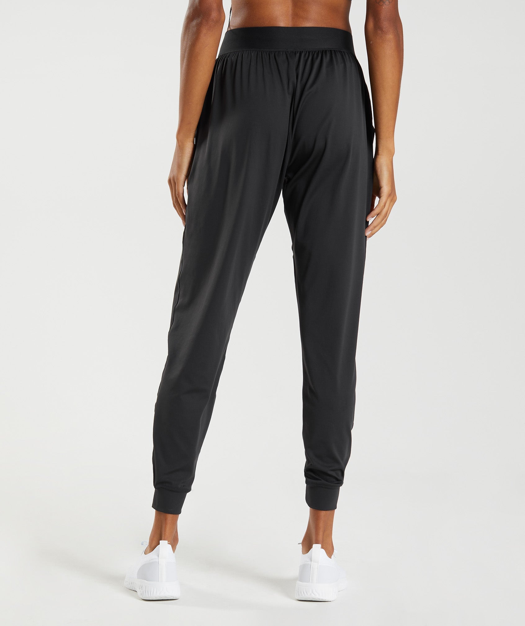 Black Women's Gymshark Training Performance Jogger | TAGMIW-517