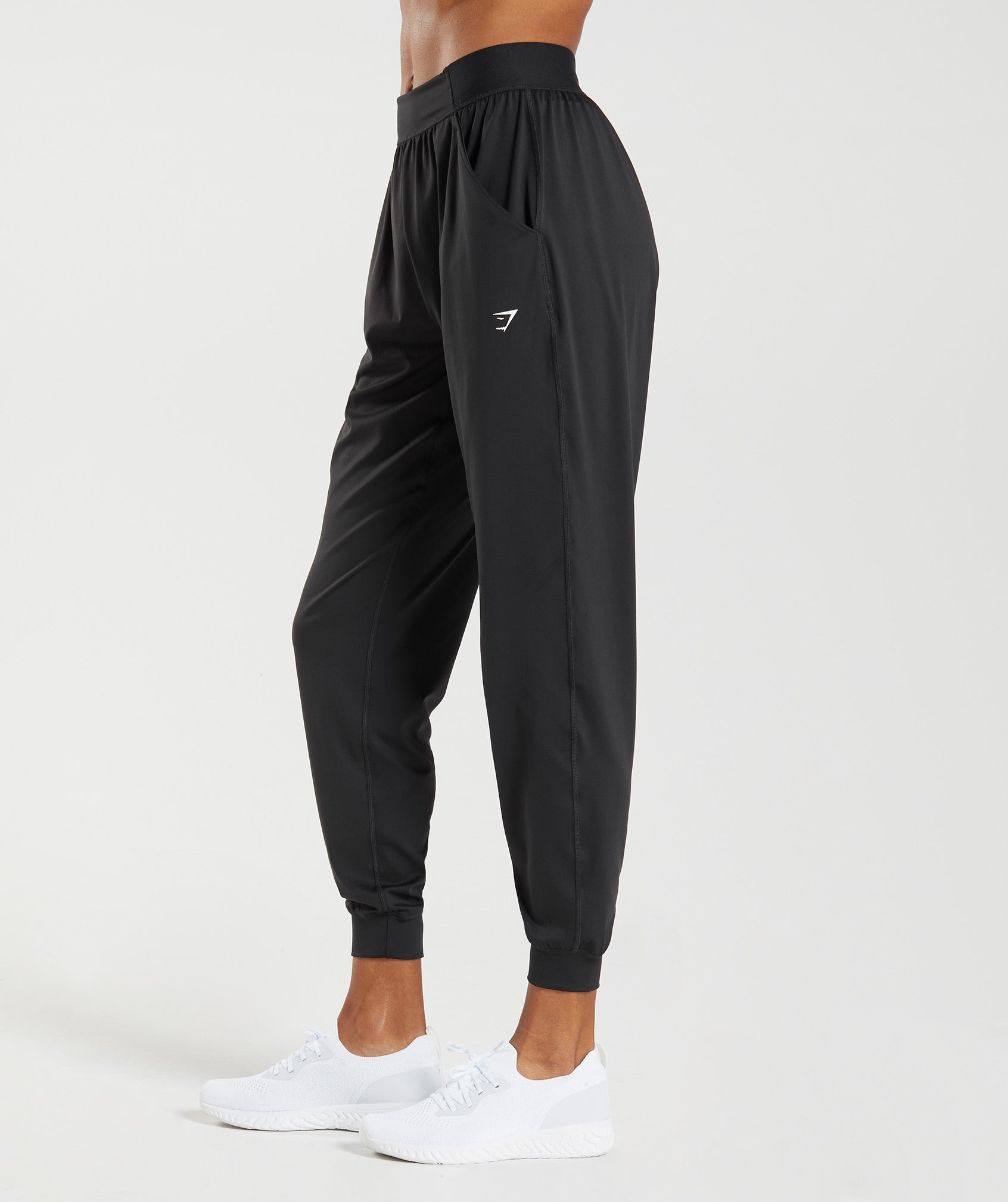 Black Women's Gymshark Training Performance Jogger | TAGMIW-517