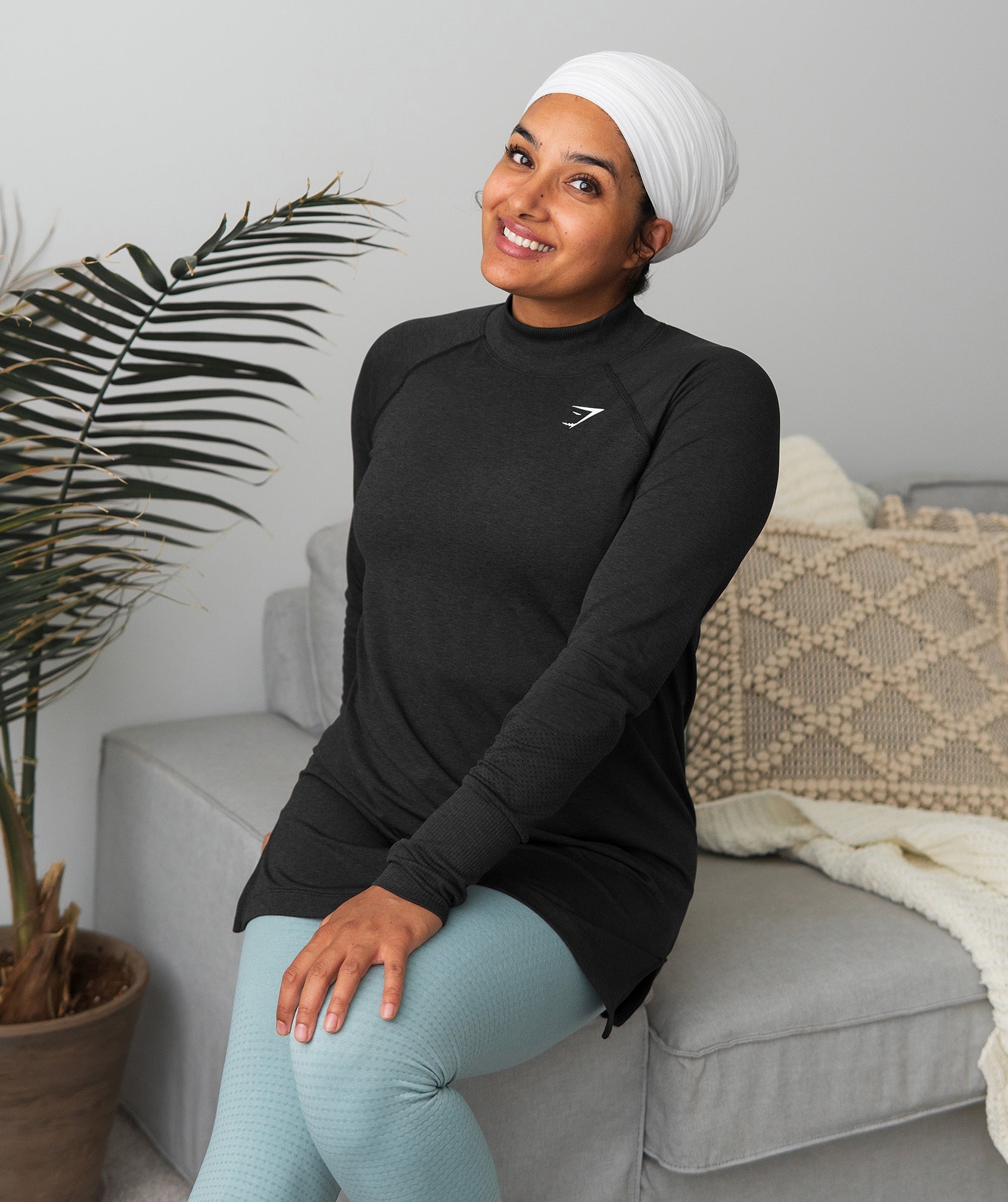 Black Women's Gymshark Vital Seamless Long Line Tops | PJXOUS-629