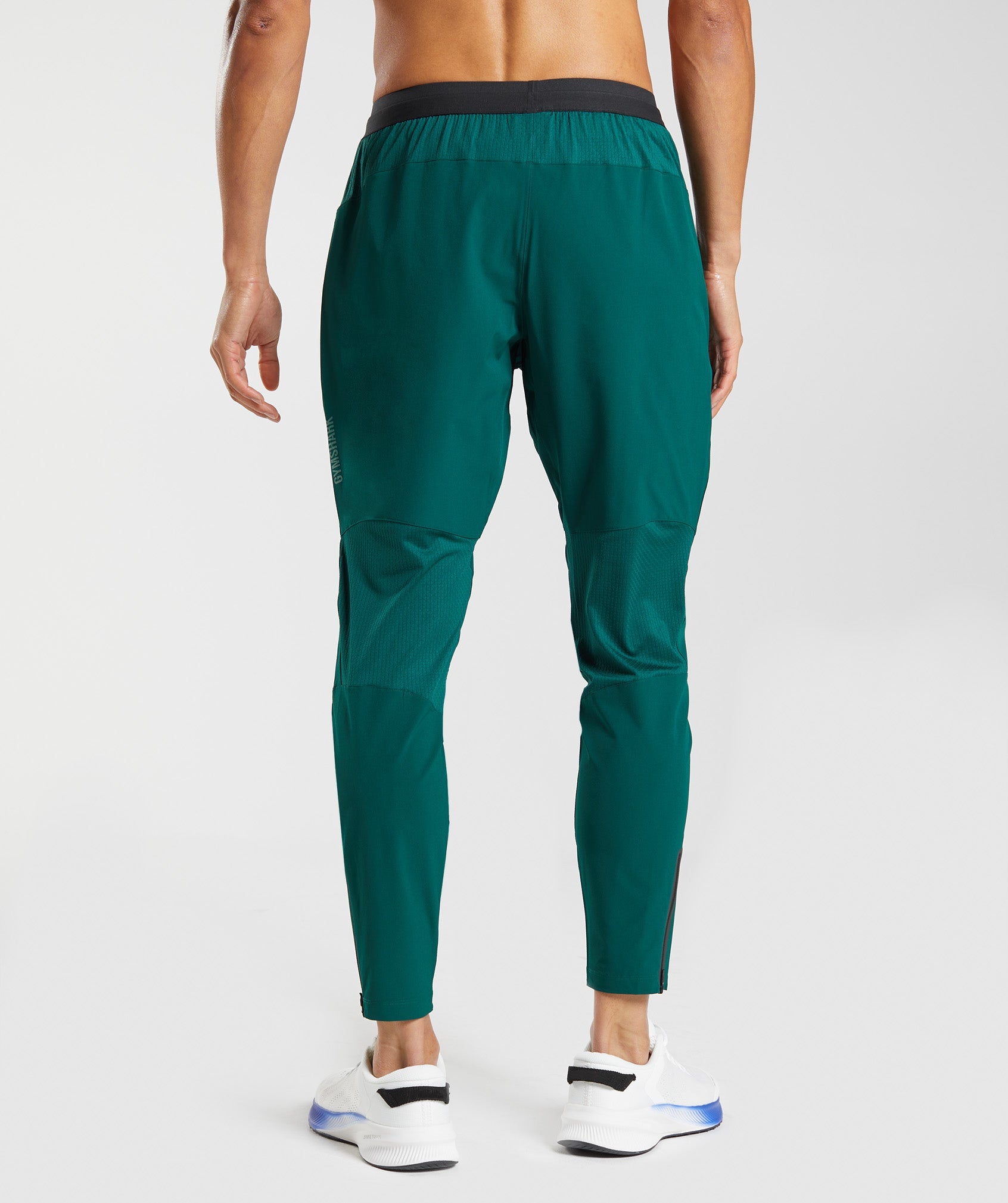 Green Men's Gymshark Hybrid Woven Jogger | OBDNZP-837