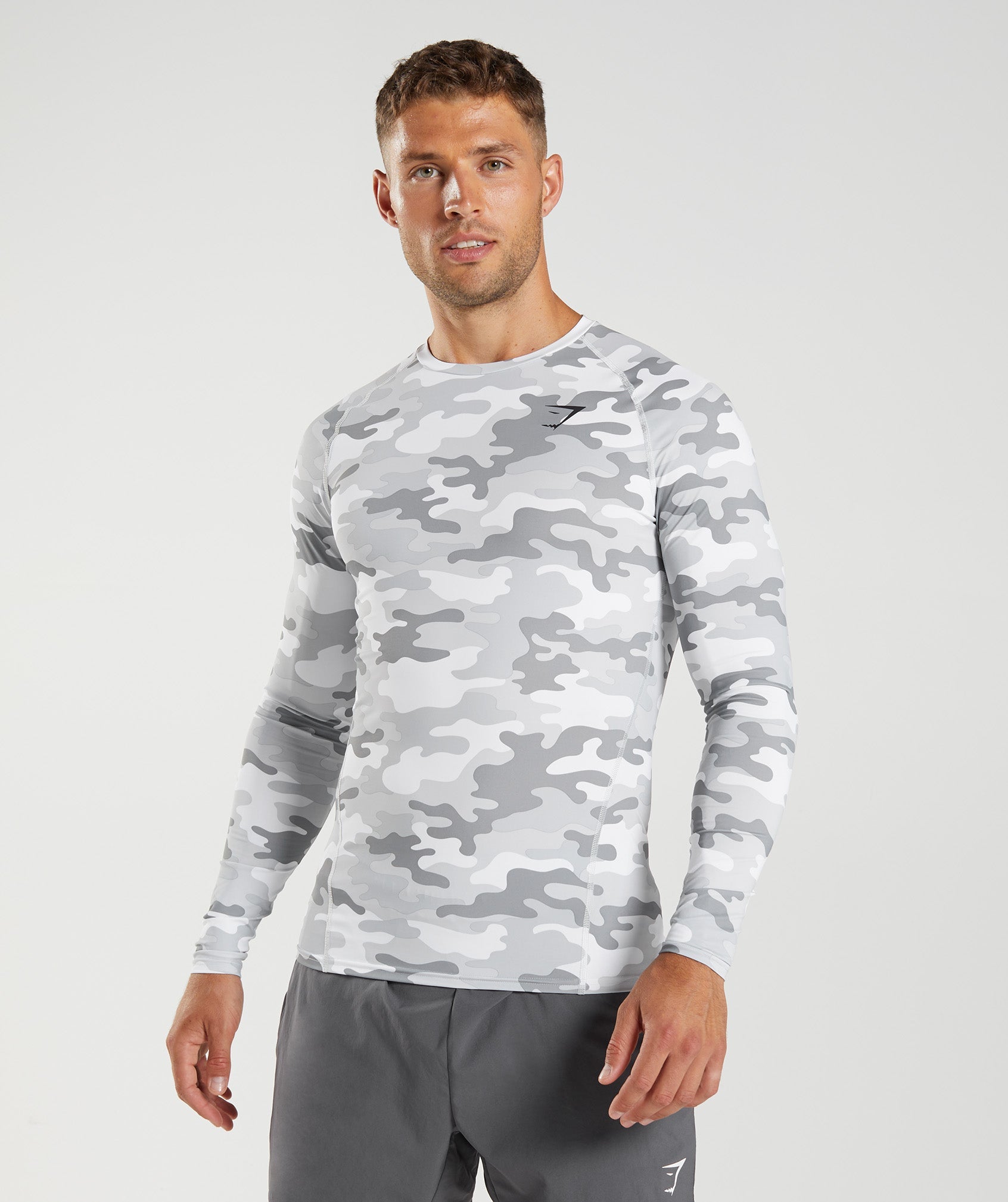 Light Grey Men\'s Gymshark Element Baselayer Long Sleeve Tops | RYFAIH-820