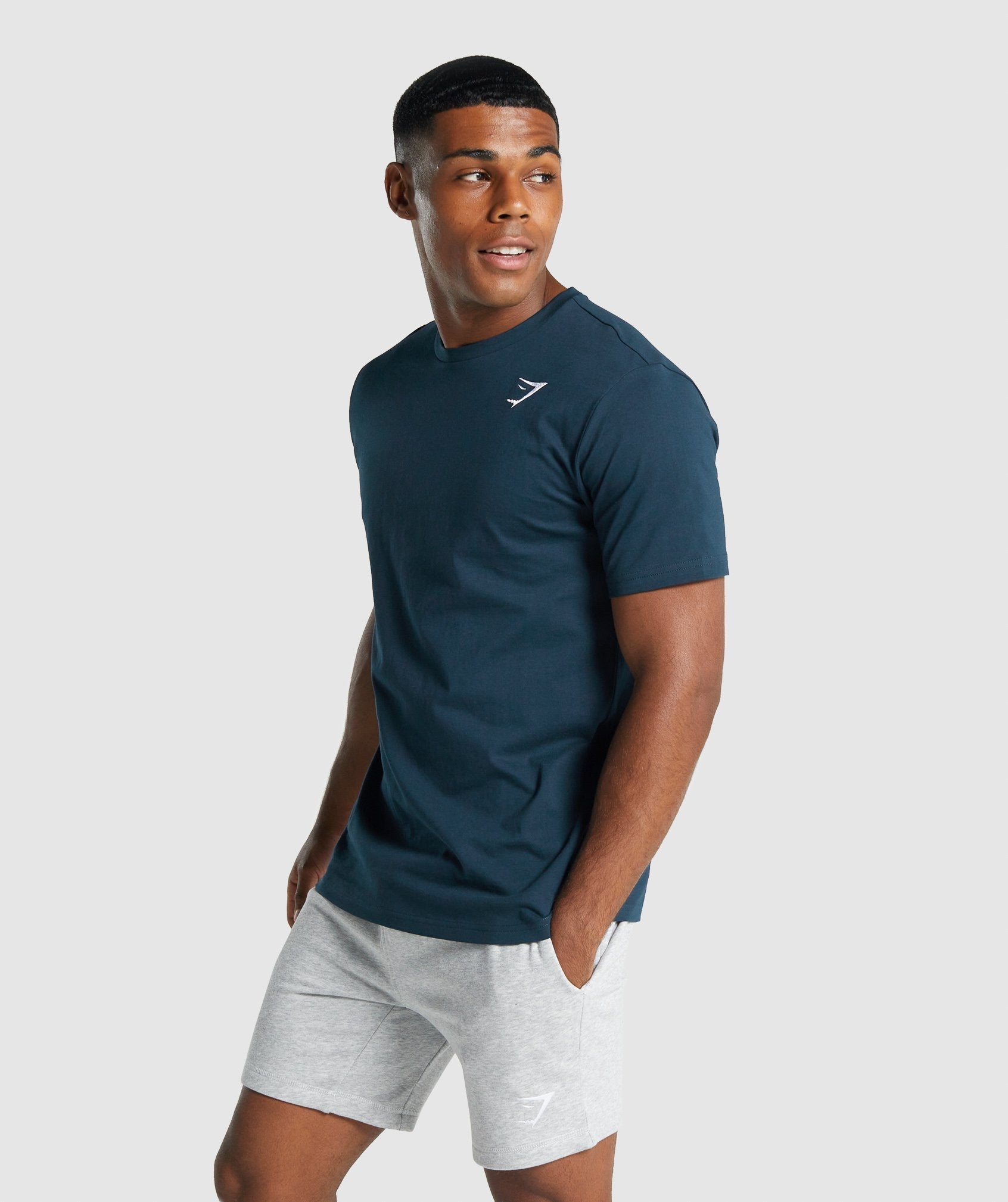 Navy Men's Gymshark Crest T Shirts | DKJRLP-968