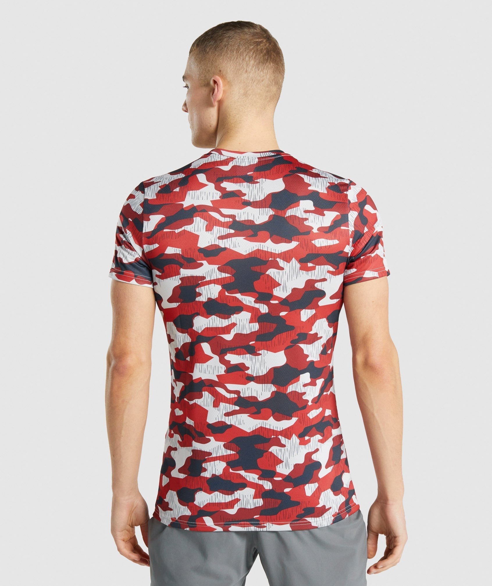 Red Men's Gymshark Arrival T Shirts | LUBHKA-570