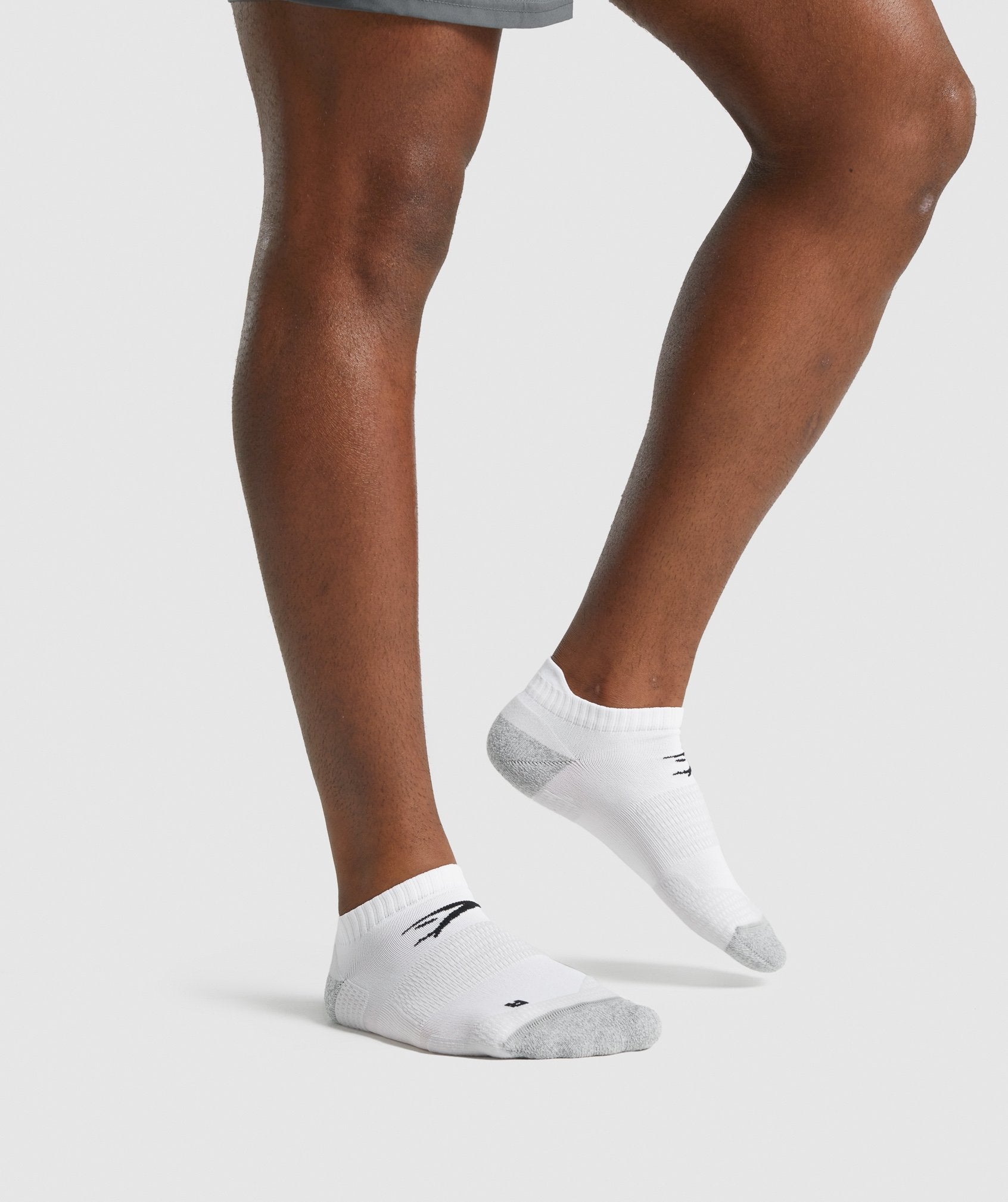 White Men's Gymshark Ankle Performance Socks | SVOFLN-259