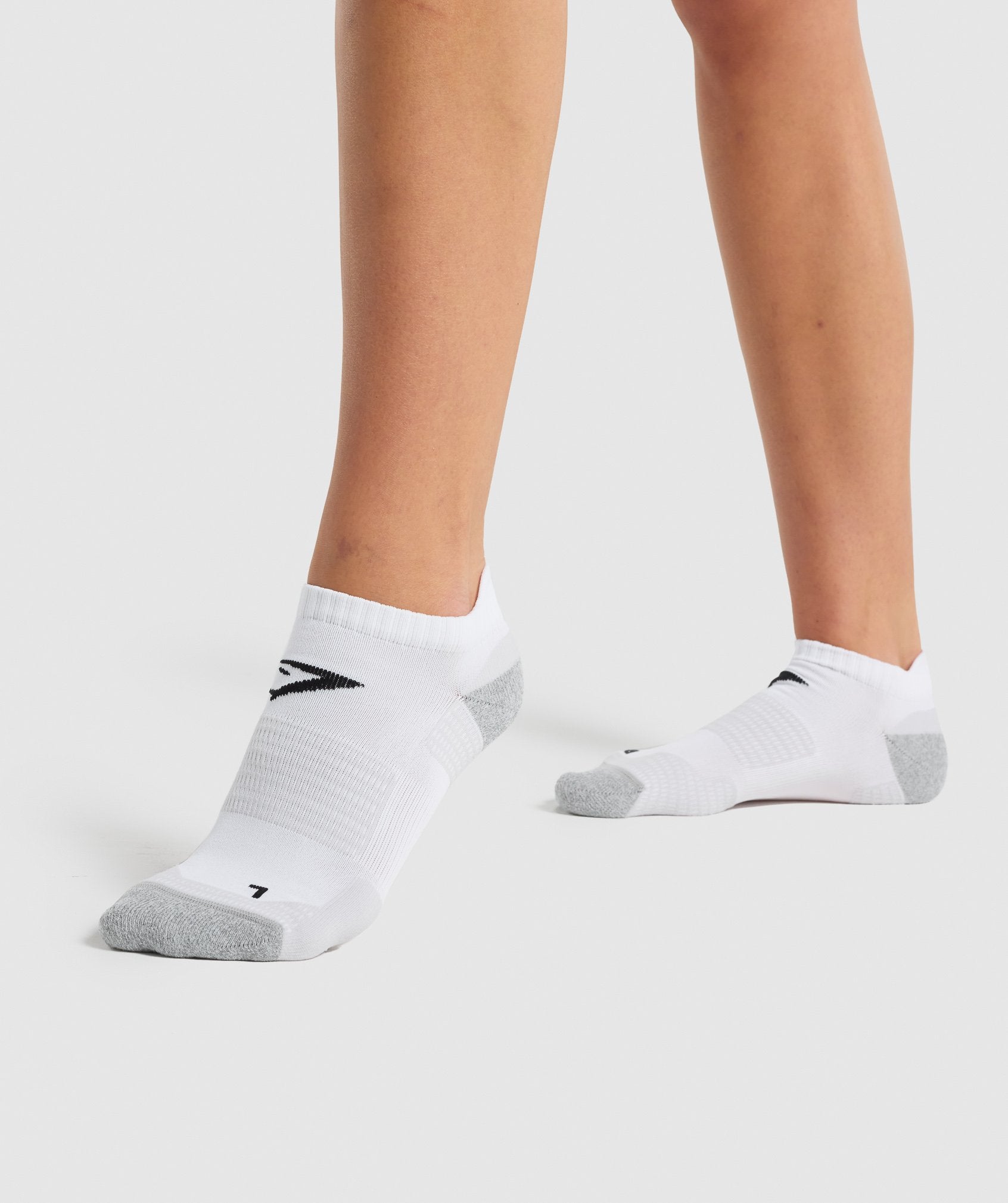 White Men's Gymshark Ankle Performance Socks | SVOFLN-259