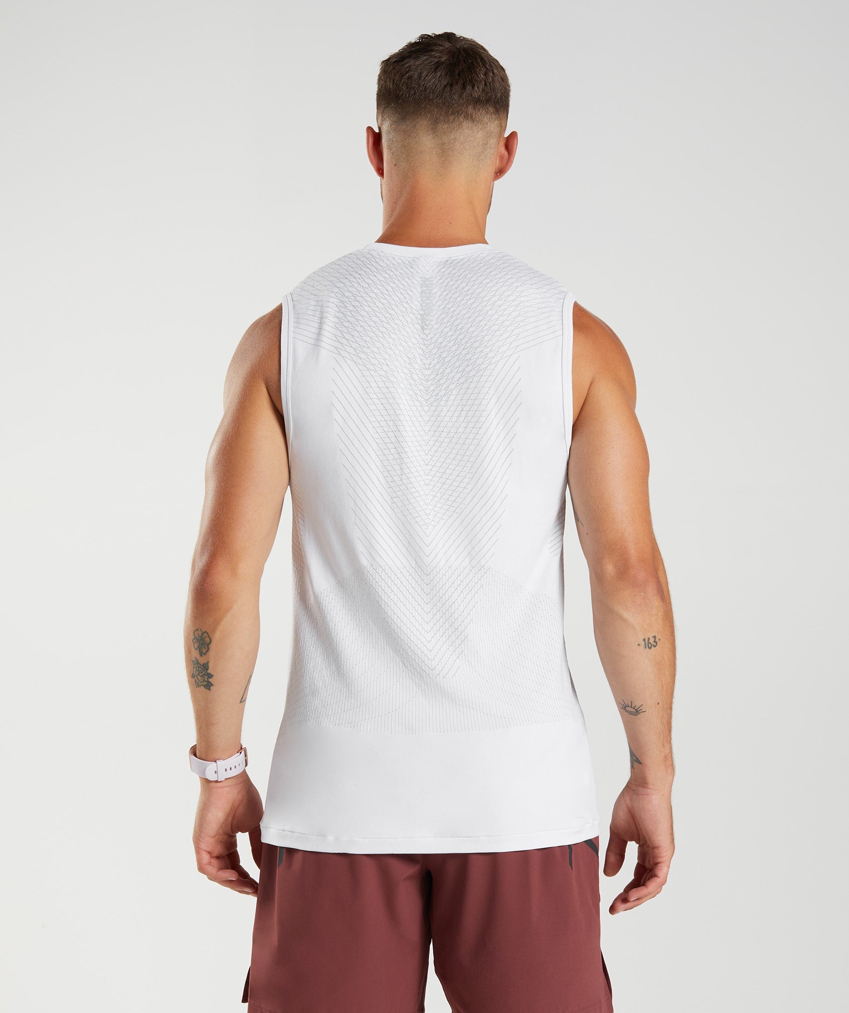 White Men's Gymshark Apex Seamless Tanks | ZFNHRS-397