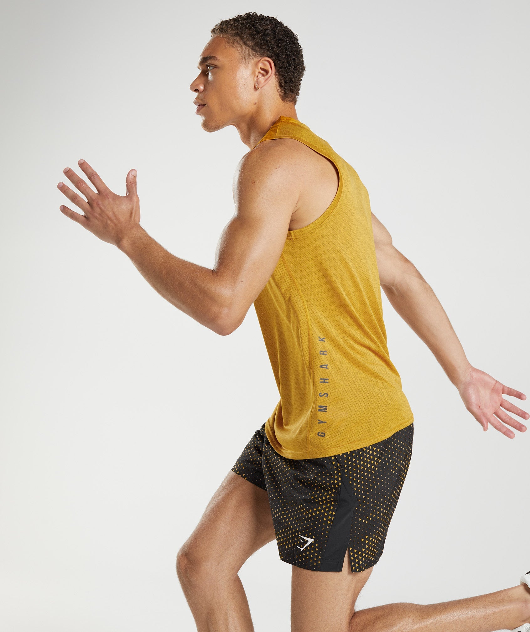 Yellow / Black Men's Gymshark Sport Tanks | HIZXND-475