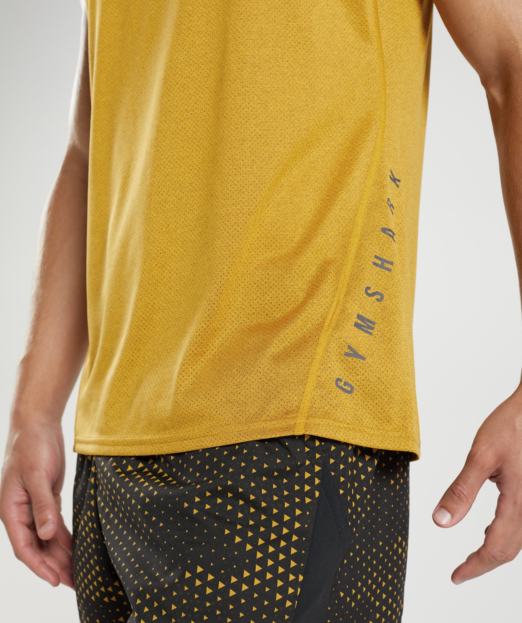 Yellow / Black Men's Gymshark Sport Tanks | HIZXND-475