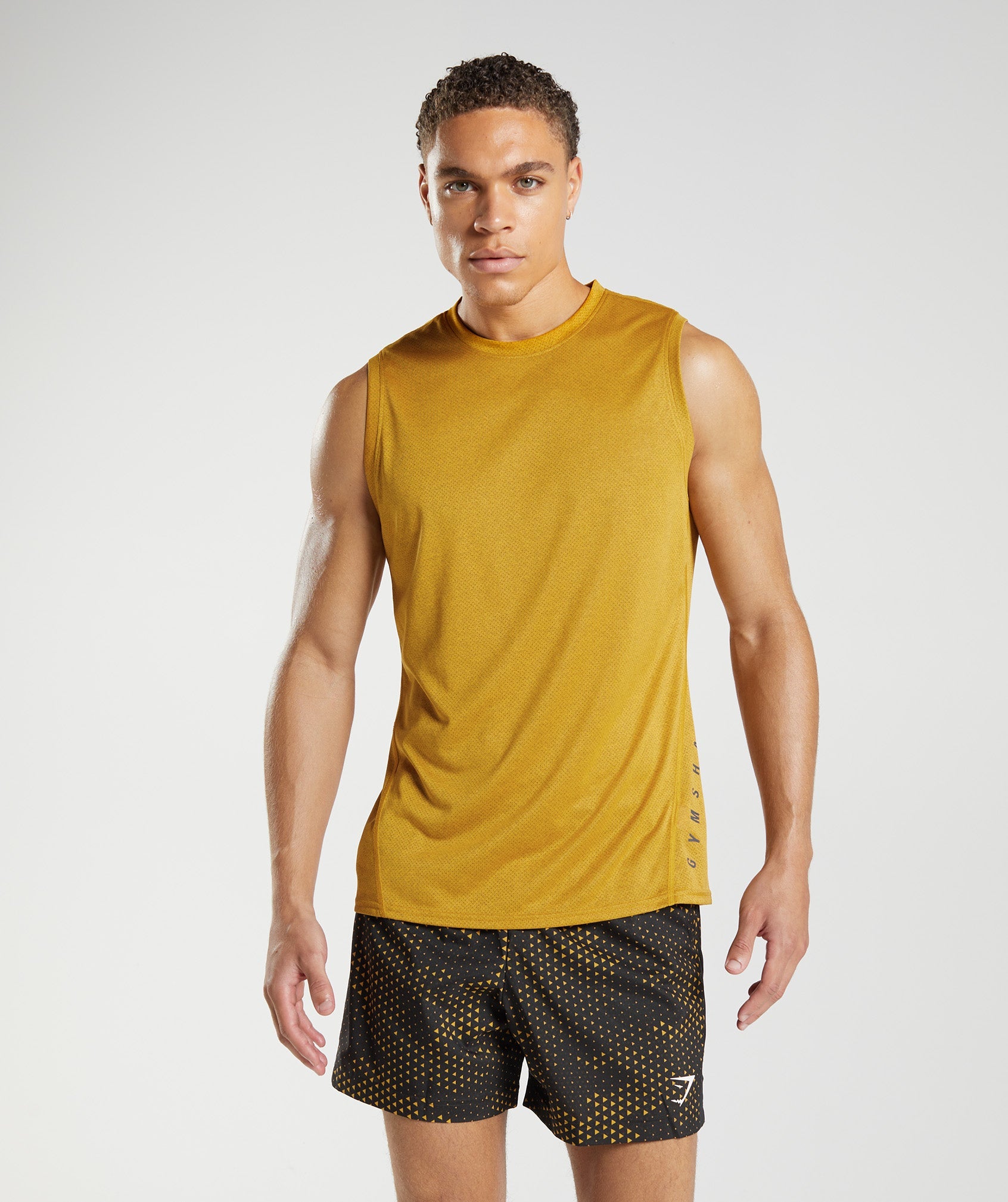 Yellow / Black Men\'s Gymshark Sport Tanks | HIZXND-475